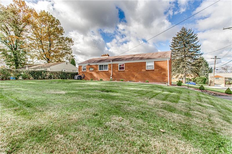 3401 McRoberts Road Pittsburgh, PA 15234 - Photo 20 of 21 Amazing side yard.