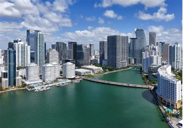 $2,300 | 905 Brickell Bay Drive, Unit 1523, Miami, FL 33131