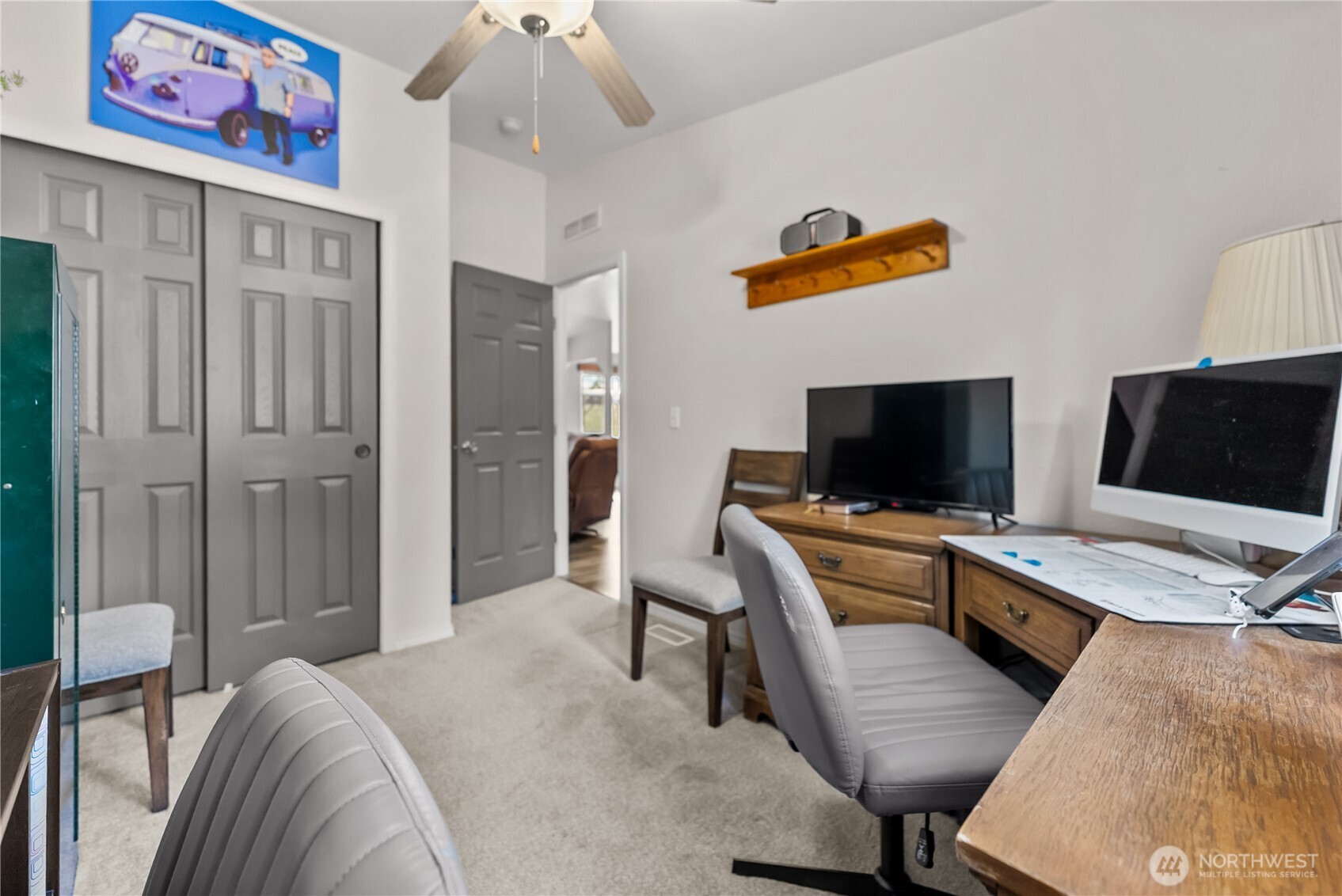 24 Lookout Trail Riverside, WA 98849 - Photo 22 of 39 a bedroom with a bed and a television