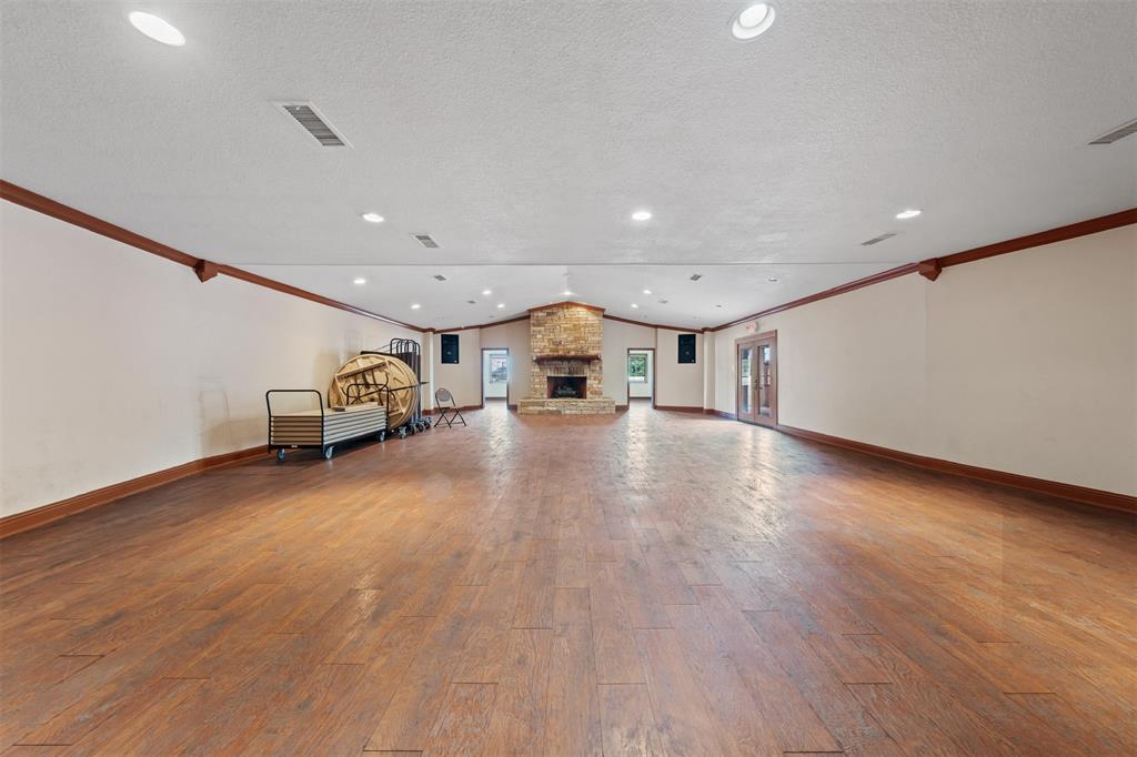 6401 Rock Creek Road Waco, TX 76708 - Photo 7 of 40 Gallery Image 7