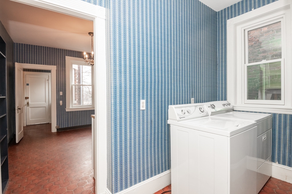 21 Green Street, Unit 3 Brookline, MA 02446 - Photo 18 of 37