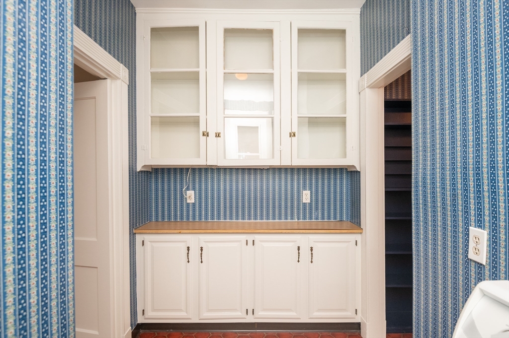 21 Green Street, Unit 3 Brookline, MA 02446 - Photo 20 of 37