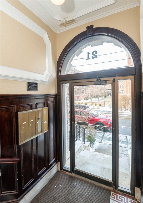 21 Green Street, Unit 3 Brookline, MA 02446 - Photo 2 of 37