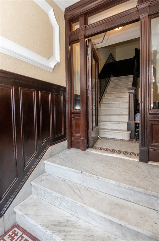 21 Green Street, Unit 3 Brookline, MA 02446 - Photo 3 of 37