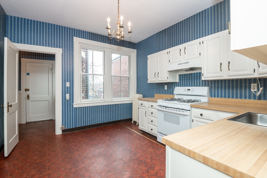 21 Green Street, Unit 3 Brookline, MA 02446 - Photo 35 of 37