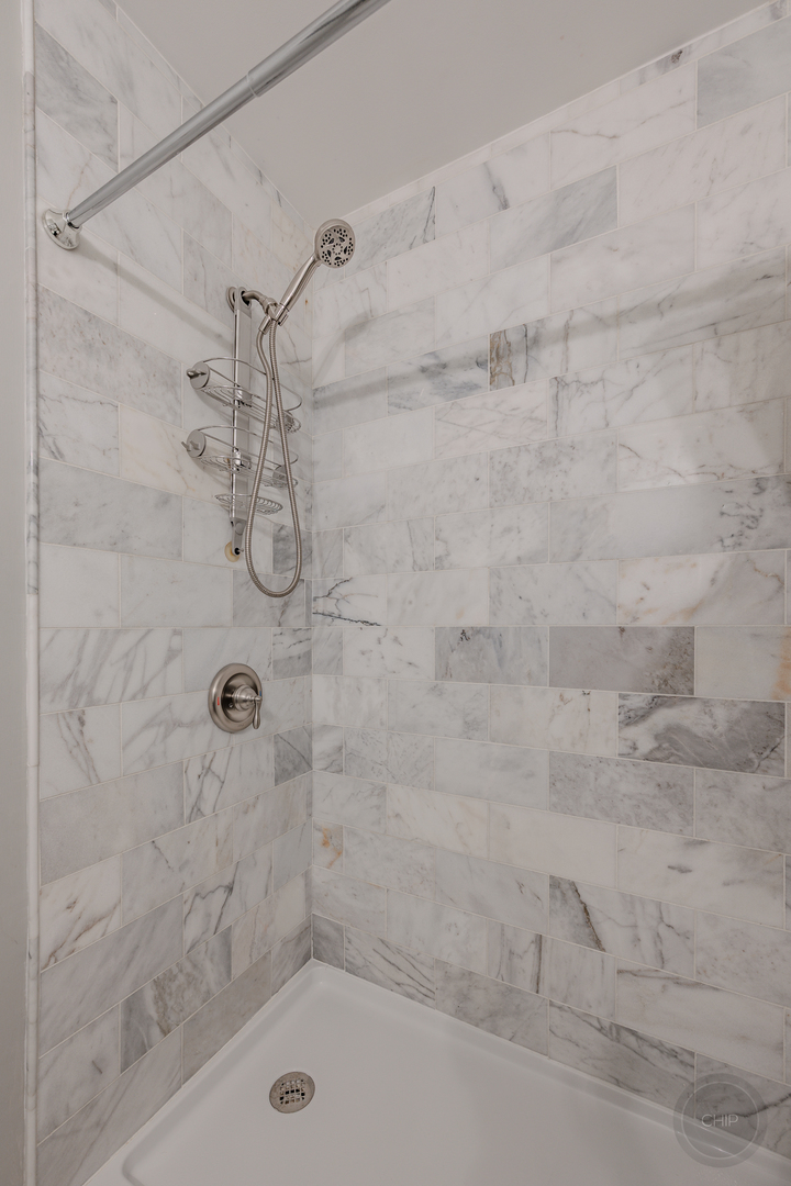 1736 Ranchview Drive Naperville, IL 60565 - Photo 15 of 22