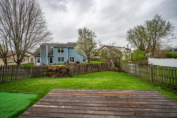 $375,000 | 1736 Ranchview Drive, Naperville, IL 60565