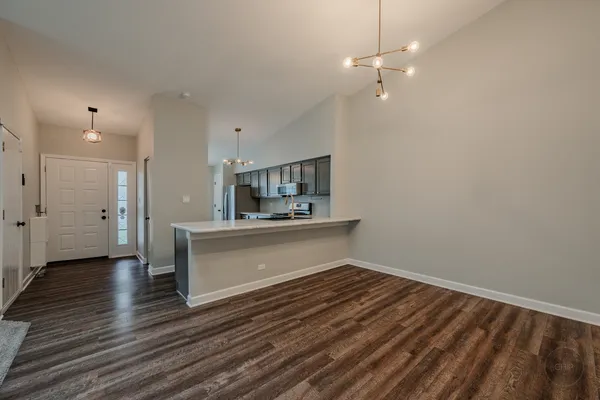 $375,000 | 1736 Ranchview Drive, Naperville, IL 60565
