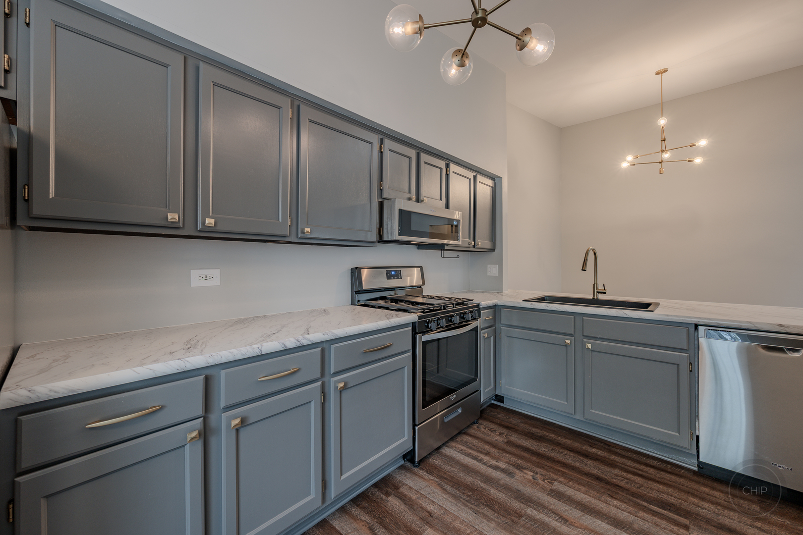 1736 Ranchview Drive Naperville, IL 60565 - Photo 5 of 22