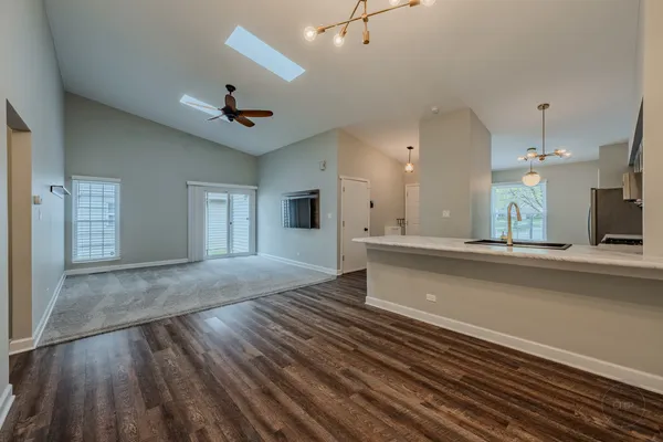 $375,000 | 1736 Ranchview Drive, Naperville, IL 60565