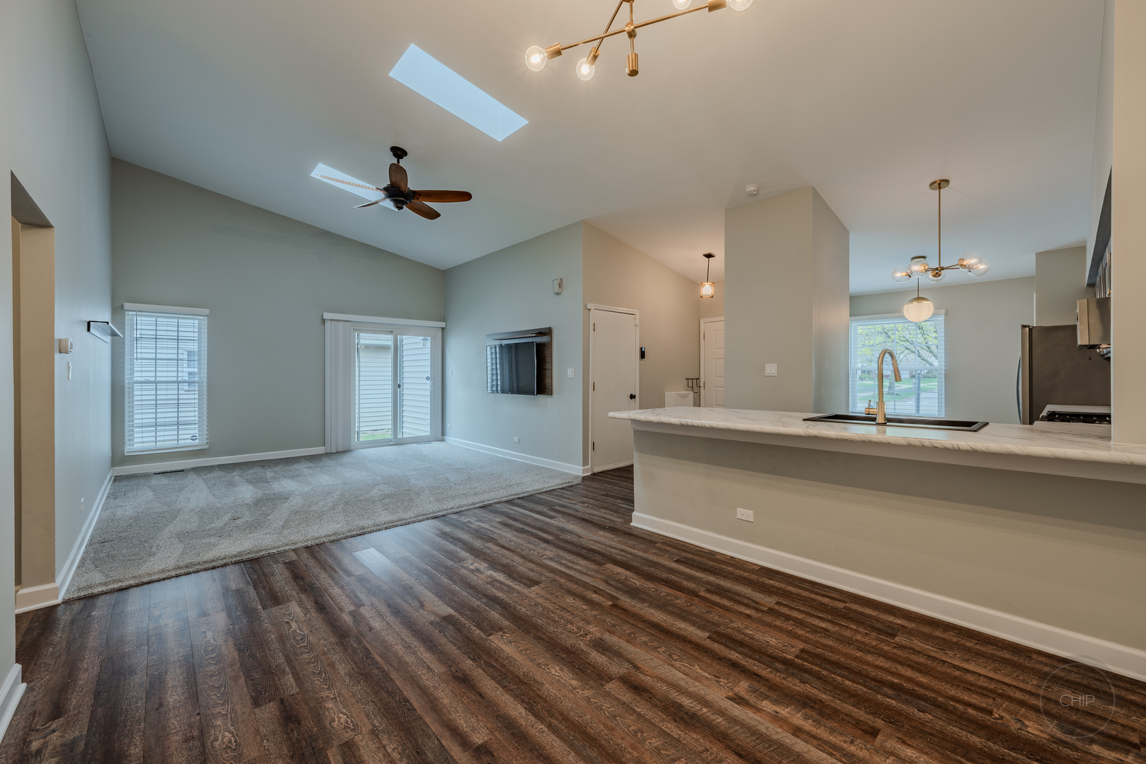 1736 Ranchview Drive Naperville, IL 60565 - Photo 8 of 22