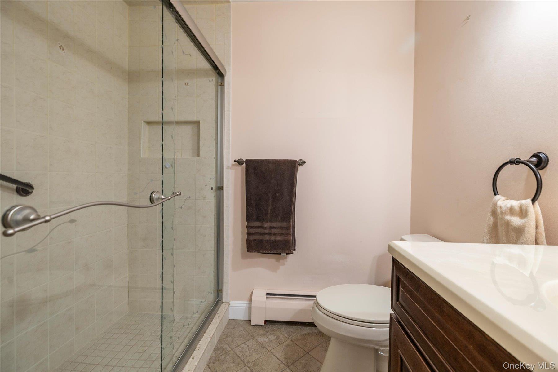 948 Cathedral Road Franklin Square, NY 11010 - Photo 22 of 38