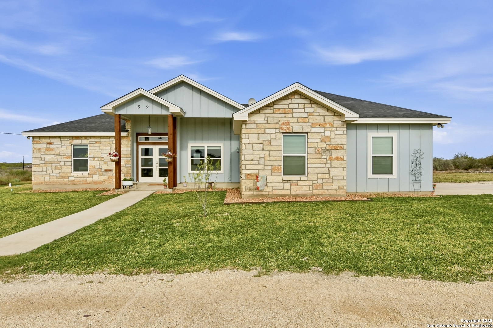 59 Greystone Hills Uvalde, TX 78801 - Photo 1 of 36