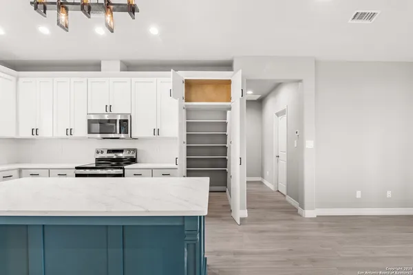 $429,000 | 59 Greystone Hills, Uvalde, TX 78801