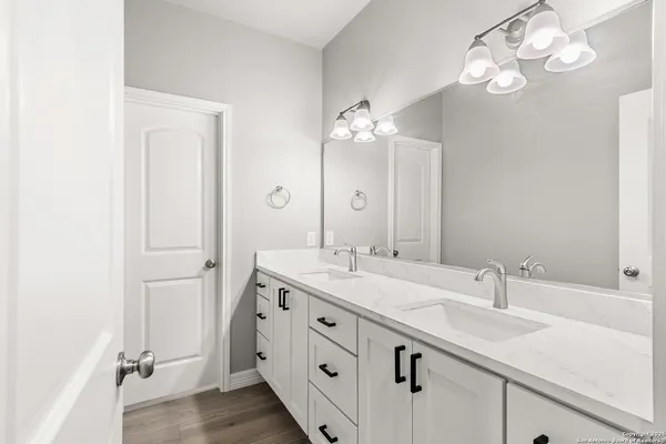 $429,000 | 59 Greystone Hills, Uvalde, TX 78801