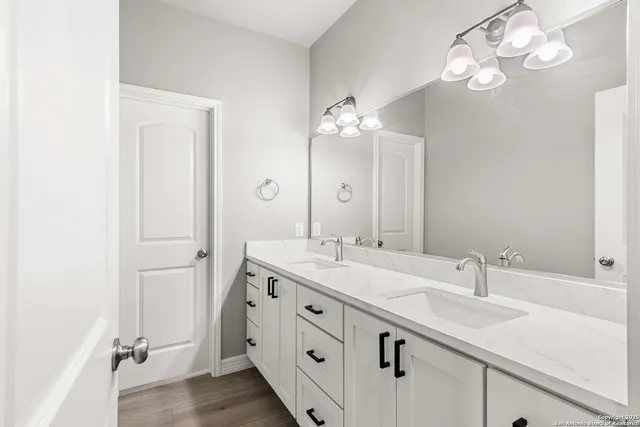 $479,000 | 59 Greystone Hills, Uvalde, TX 78801