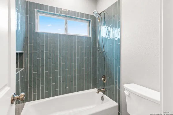 $429,000 | 59 Greystone Hills, Uvalde, TX 78801