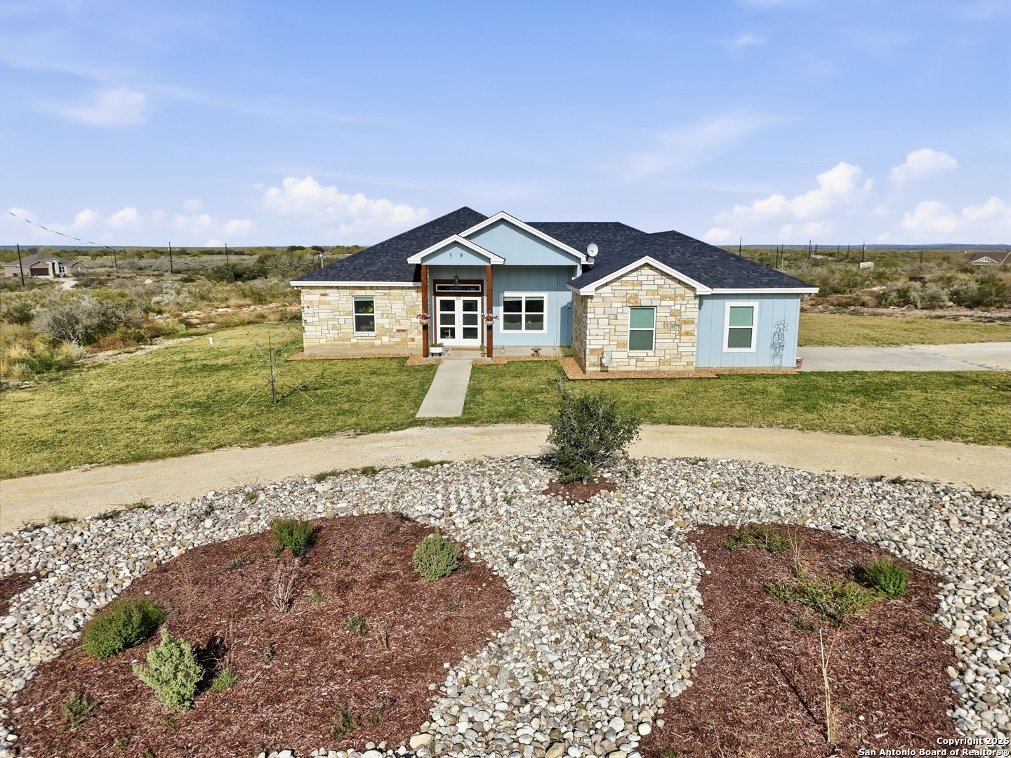 59 Greystone Hills Uvalde, TX 78801 - Photo 2 of 36