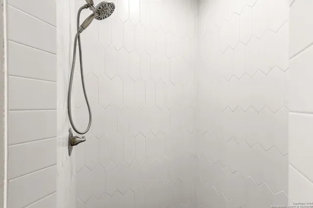 $479,000 | 59 Greystone Hills, Uvalde, TX 78801