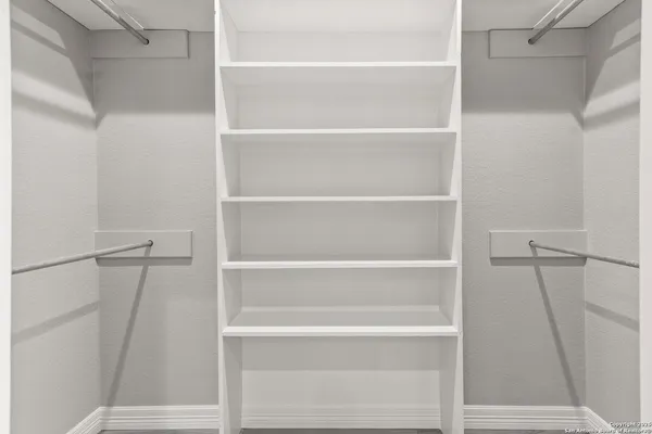 $429,000 | 59 Greystone Hills, Uvalde, TX 78801