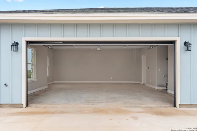 $479,000 | 59 Greystone Hills, Uvalde, TX 78801