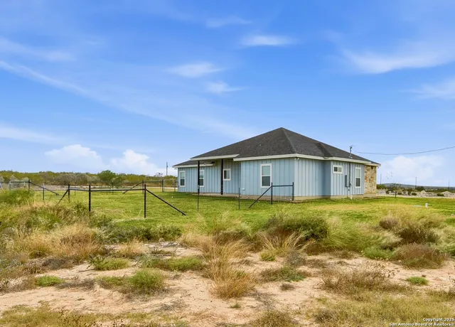 $479,000 | 59 Greystone Hills, Uvalde, TX 78801