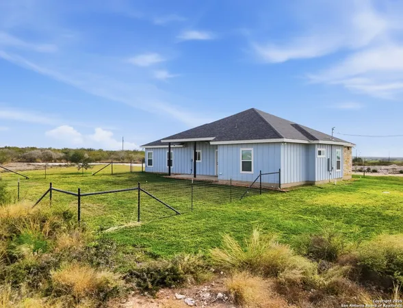 $429,000 | 59 Greystone Hills, Uvalde, TX 78801
