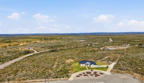 $429,000 | 59 Greystone Hills, Uvalde, TX 78801
