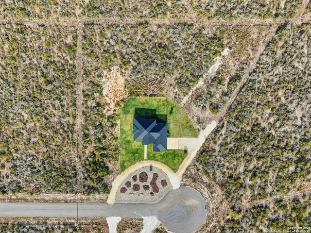 $479,000 | 59 Greystone Hills, Uvalde, TX 78801