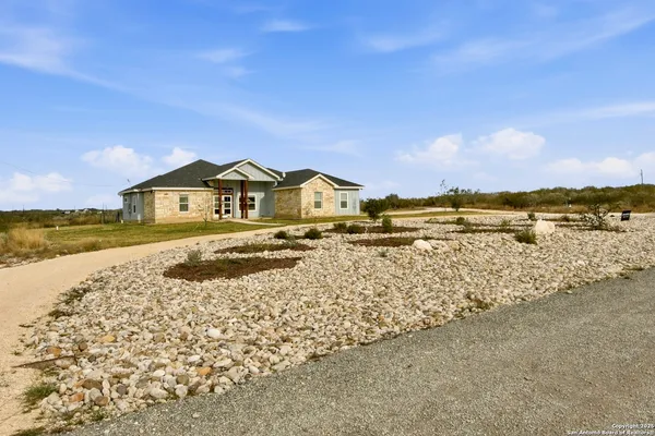 $429,000 | 59 Greystone Hills, Uvalde, TX 78801