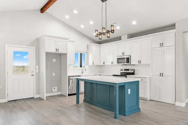 $479,000 | 59 Greystone Hills, Uvalde, TX 78801