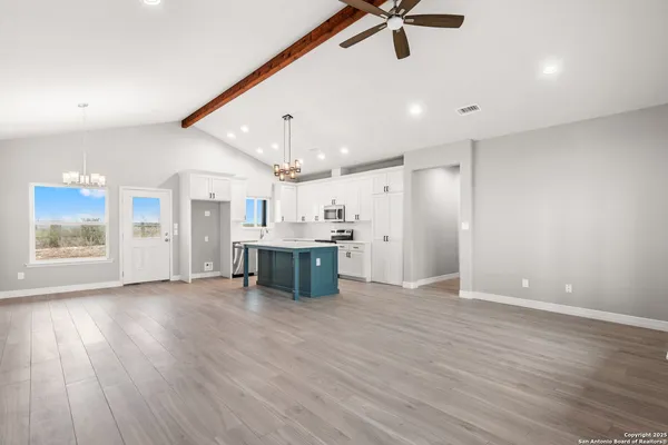 $429,000 | 59 Greystone Hills, Uvalde, TX 78801