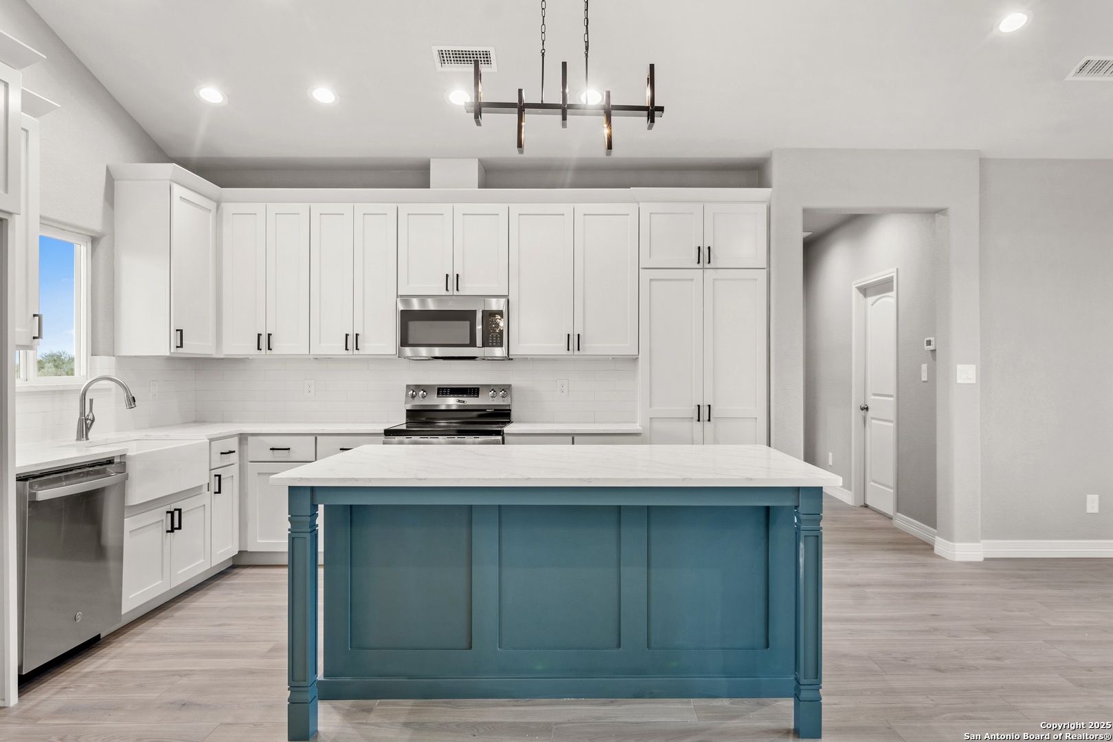 59 Greystone Hills Uvalde, TX 78801 - Photo 9 of 36