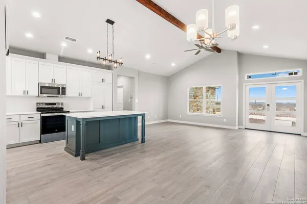 $429,000 | 59 Greystone Hills, Uvalde, TX 78801