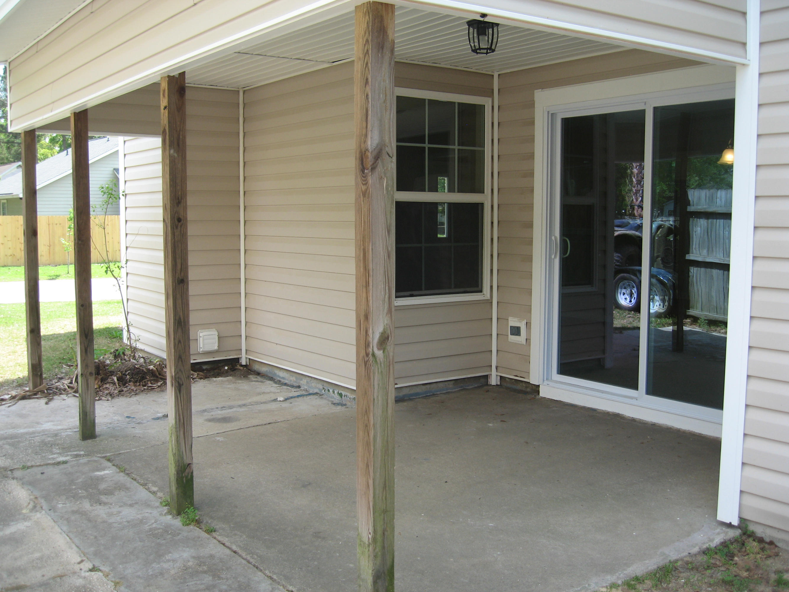164 Lancashire Road Summerville, SC 29486 - Photo 13 of 18 back patio