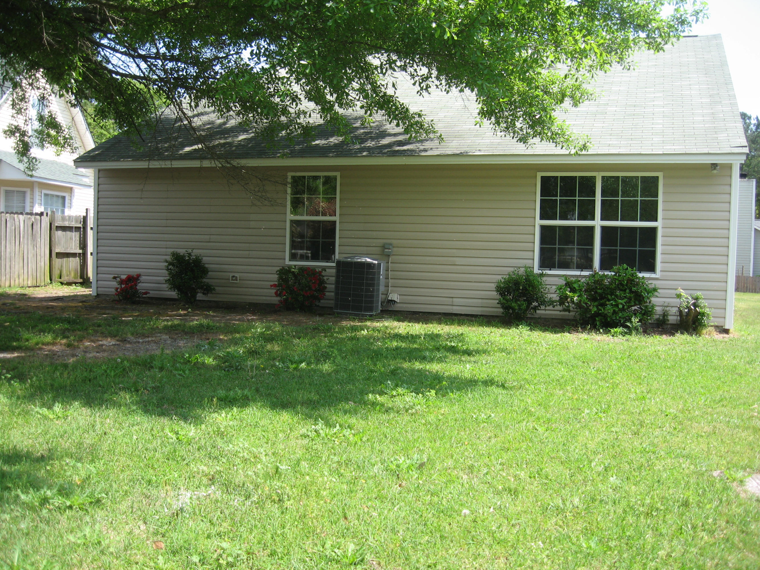 164 Lancashire Road Summerville, SC 29486 - Photo 16 of 18 back of home