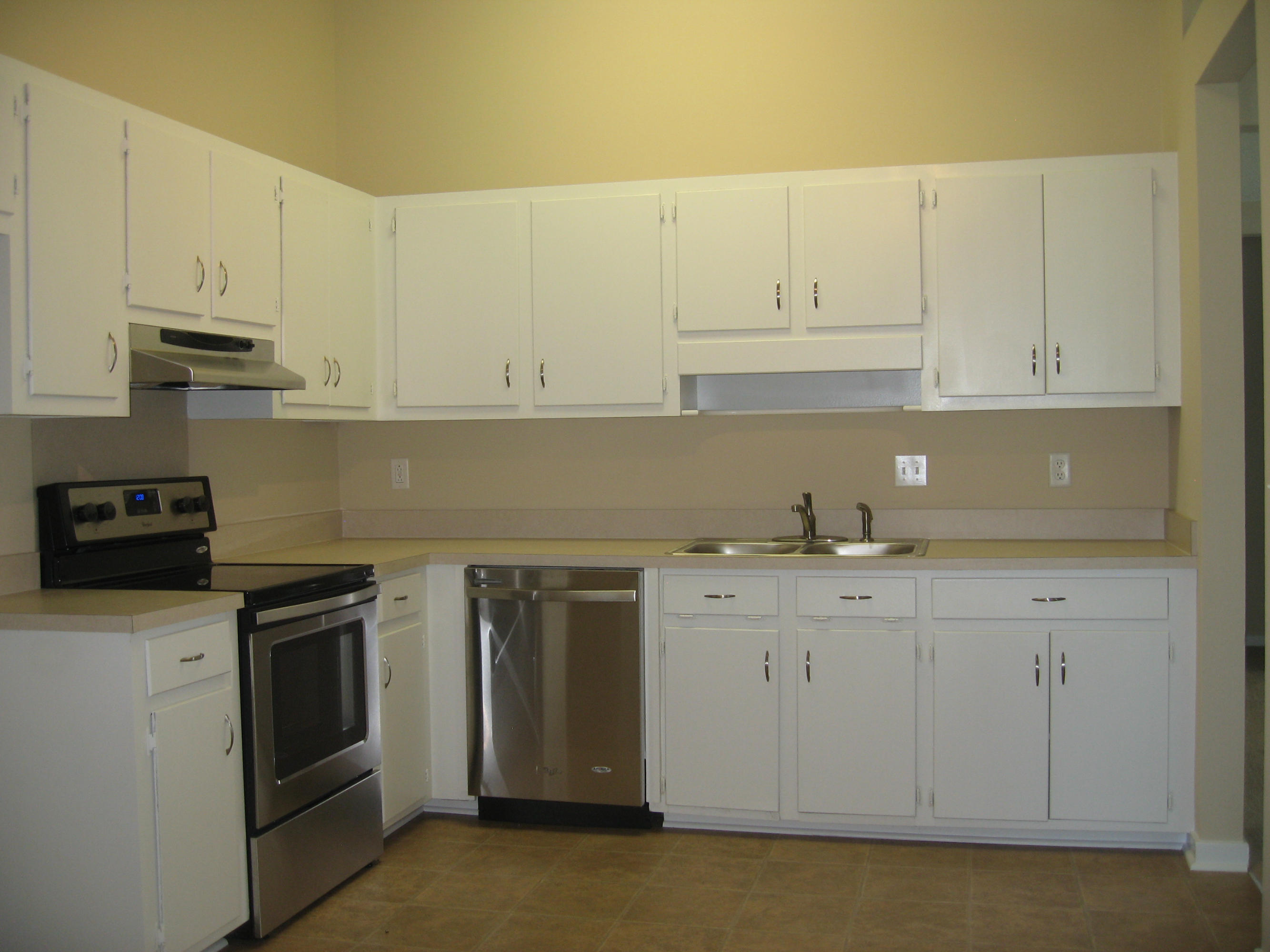 164 Lancashire Road Summerville, SC 29486 - Photo 3 of 18 kitchen area