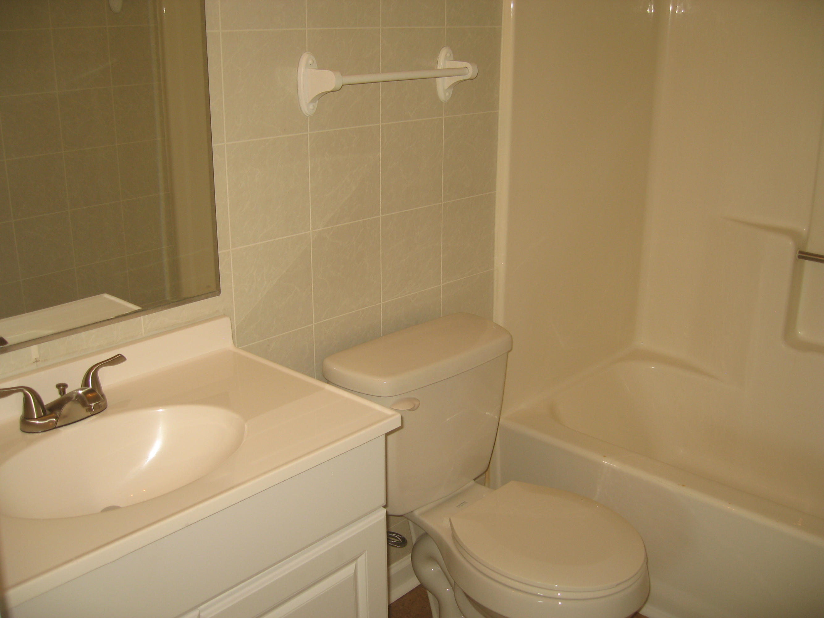 164 Lancashire Road Summerville, SC 29486 - Photo 9 of 18 full bath 1