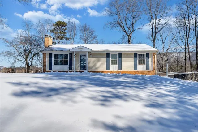 $319,950 | 135 Silverbirch Drive, Blue Ridge, VA 24064