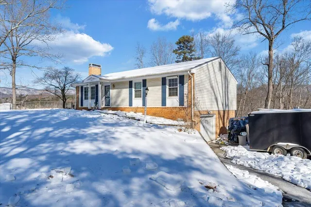 $319,950 | 135 Silverbirch Drive, Blue Ridge, VA 24064