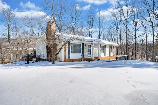 $319,950 | 135 Silverbirch Drive, Blue Ridge, VA 24064