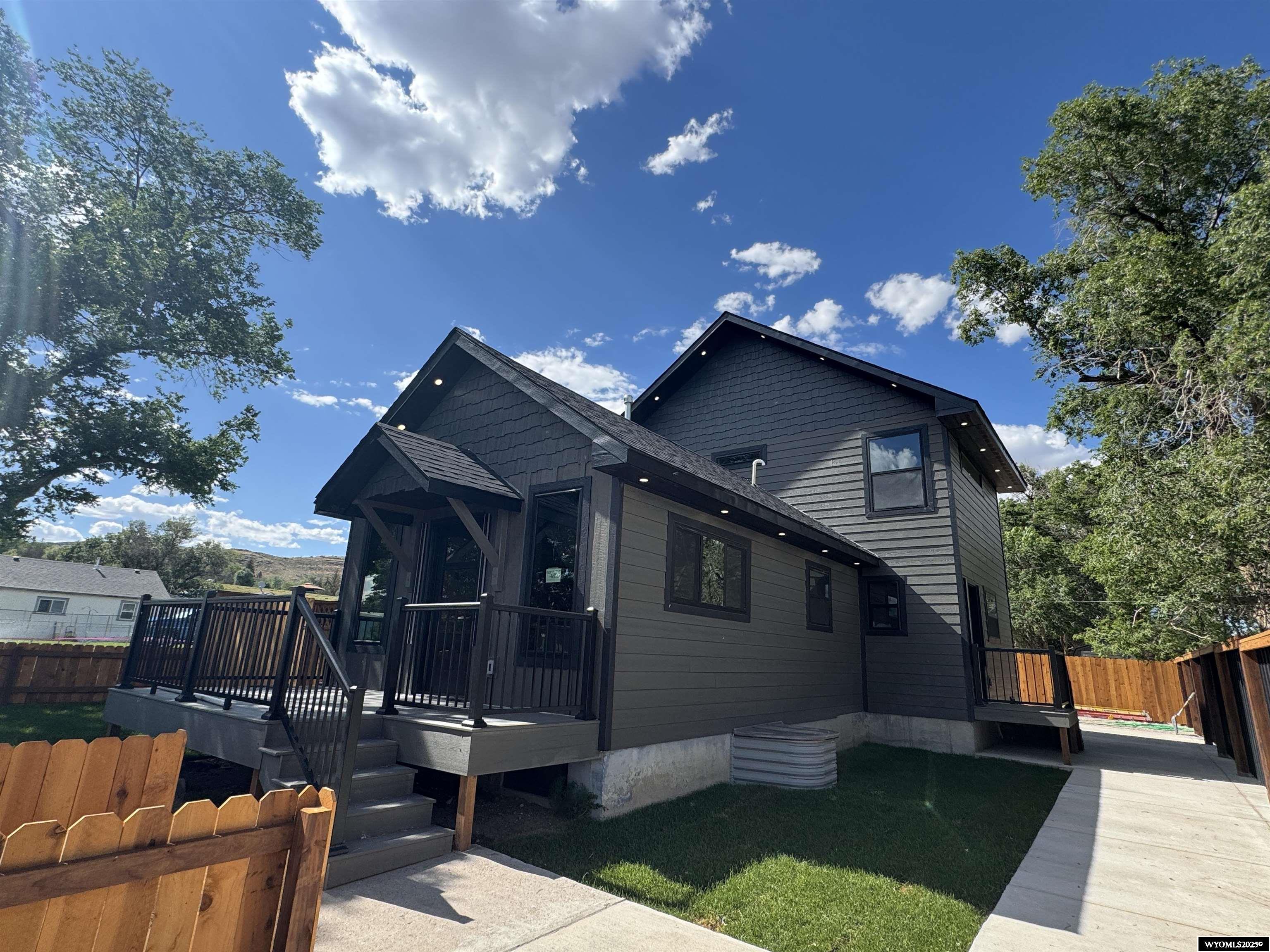 313 Daley Street Rawlins, WY 82301 - Photo 1 of 28