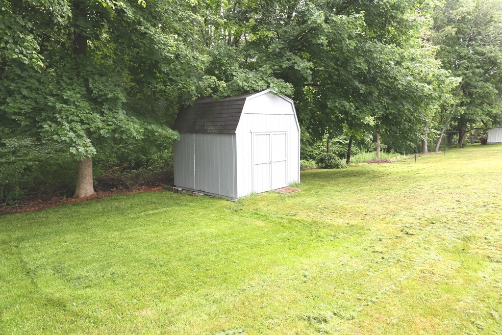 9 Robert Road Randolph, MA 02368 - Photo 5 of 27 Gallery Image 5