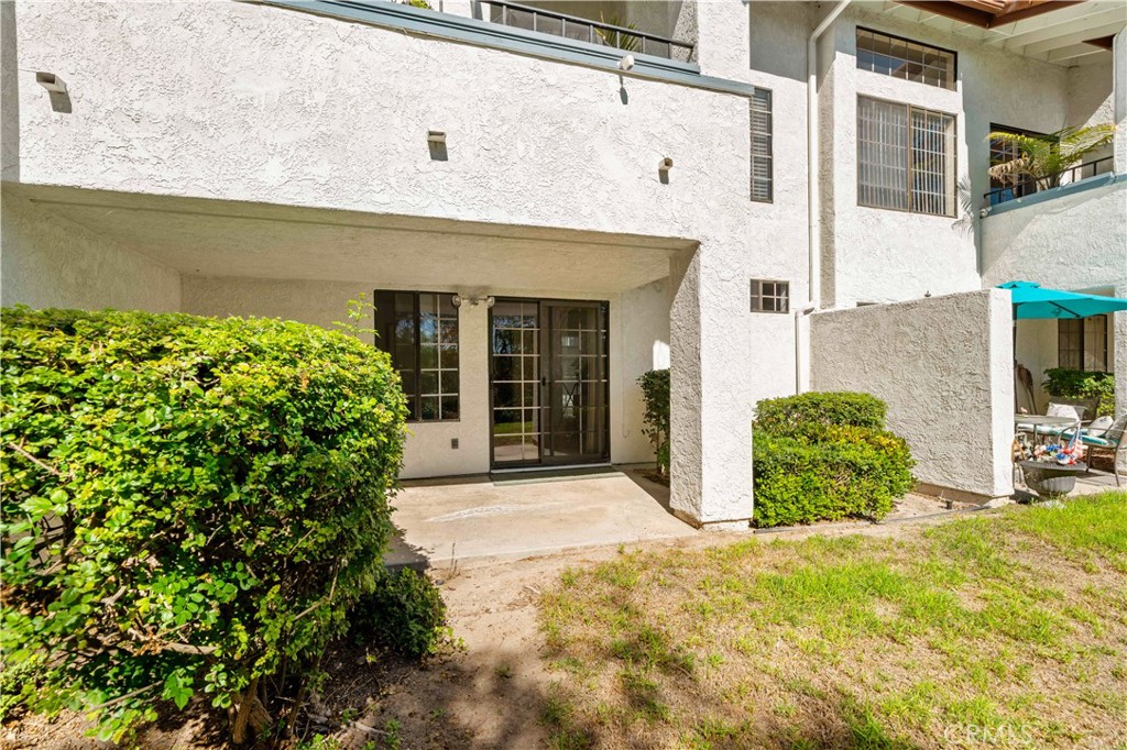 1514 Apache Drive, Unit E Chula Vista, CA 91910 - Photo 33 of 43 a view of a backyard of a house