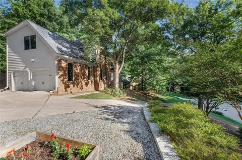 $995,000 | 140 N Bluff, Alpharetta, GA 30004
