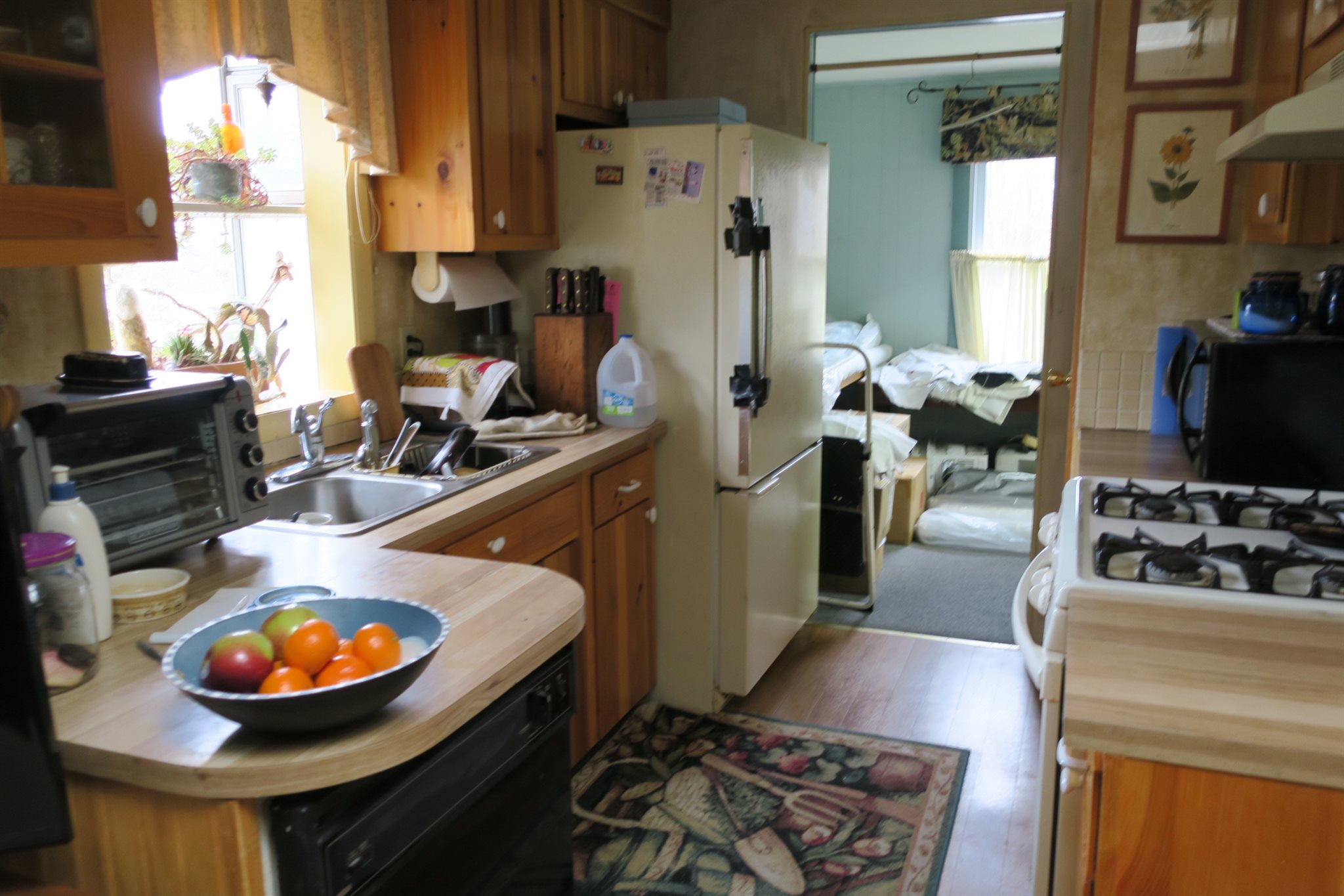 106 Exeter Road Kingston, NH 03848 - Photo 4 of 16