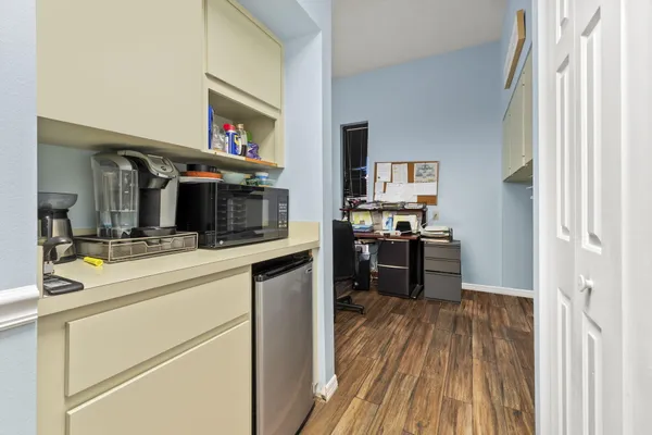 $299,900 | 900 Southeast Ocean Boulevard, Unit 202B, Stuart, FL 34994