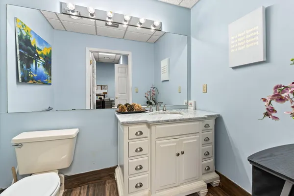 $299,900 | 900 Southeast Ocean Boulevard, Unit 202B, Stuart, FL 34994