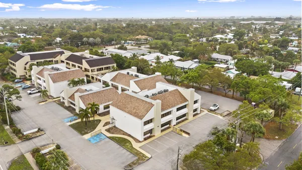 $299,900 | 900 Southeast Ocean Boulevard, Unit 202B, Stuart, FL 34994