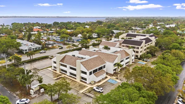$299,900 | 900 Southeast Ocean Boulevard, Unit 202B, Stuart, FL 34994